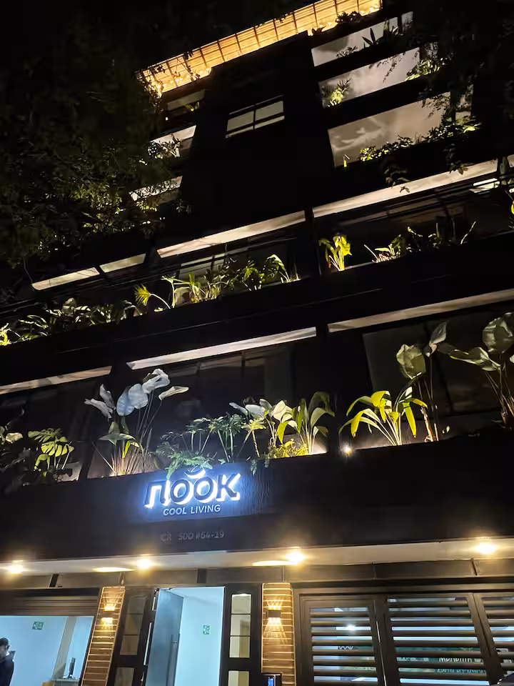 Exterior Nook Cool Living hospedaje en Prado Centro Medellín
