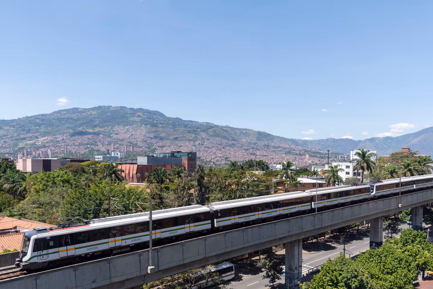 Rooftop con vista panorámica a Medellín - Nook Cool Living Prado Centro