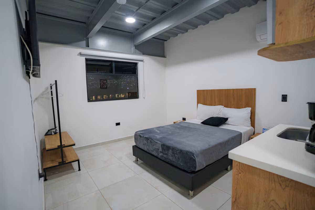 Estudio 15 - apartamento amoblado en Prado Centro Medellín 1