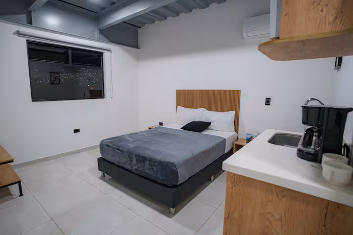 Estudio 15 - apartamento amoblado en Prado Centro Medellín 2